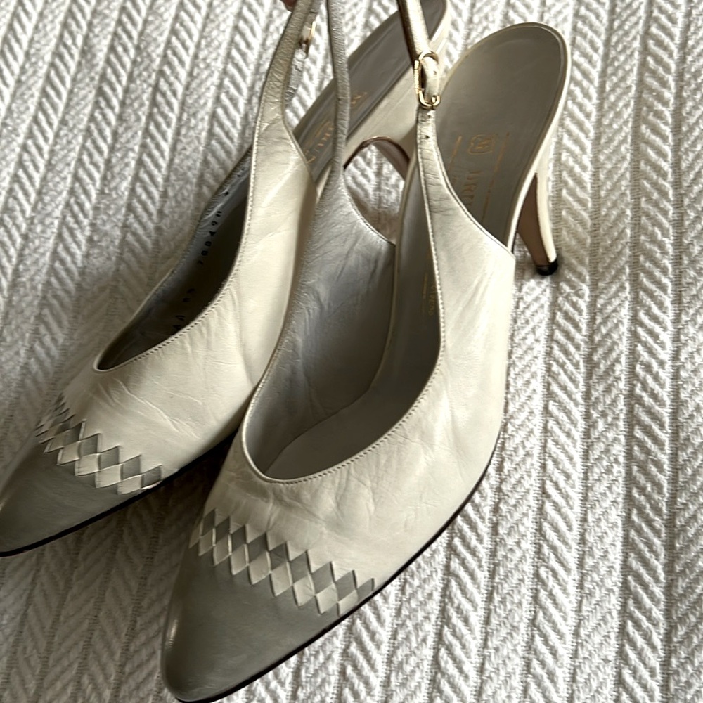 Bruno Magli sling back heels sz 8